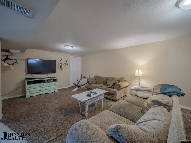 $250,000 | 866 Iron Street, Evansville, WY 82636