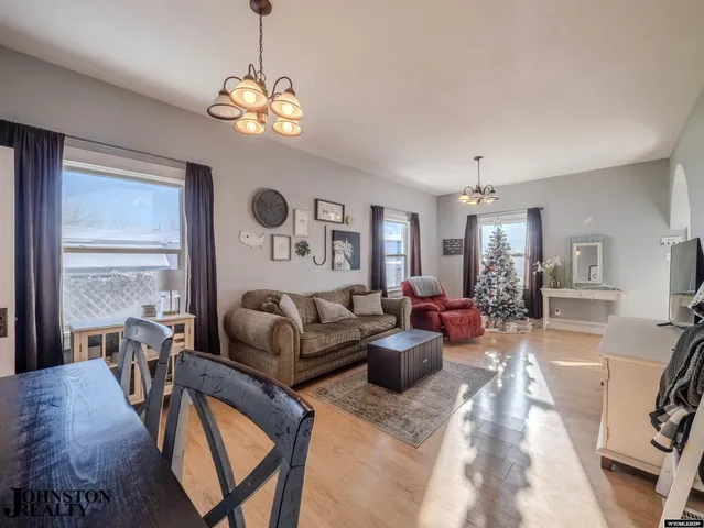 $250,000 | 866 Iron Street, Evansville, WY 82636