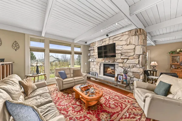 $880,000 | W307N6992 Club Circle East, Merton, WI 53029