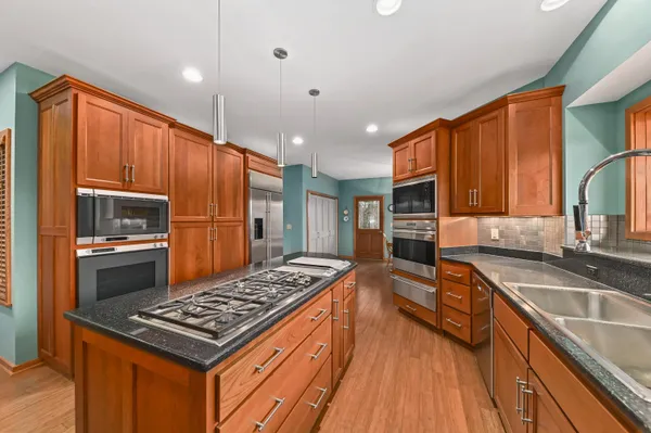 $880,000 | W307N6992 Club Circle East, Merton, WI 53029