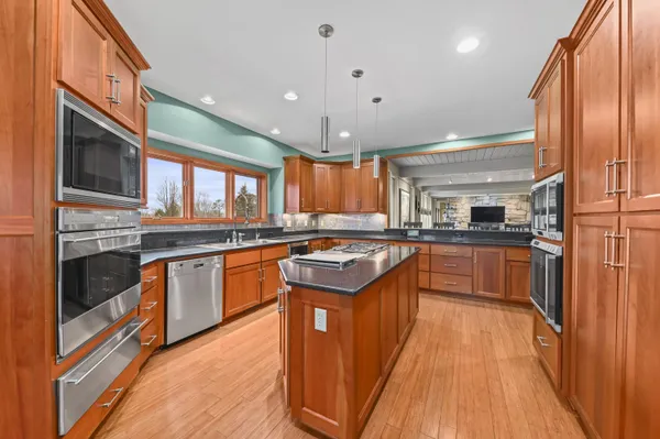$880,000 | W307N6992 Club Circle East, Merton, WI 53029