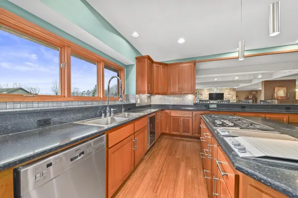 $880,000 | W307N6992 Club Circle East, Merton, WI 53029