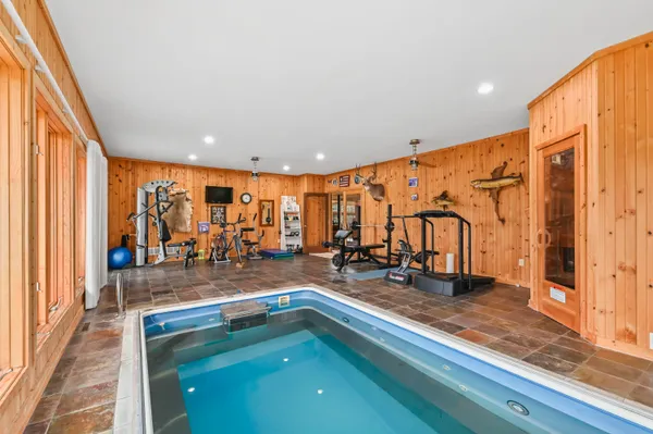 $880,000 | W307N6992 Club Circle East, Merton, WI 53029