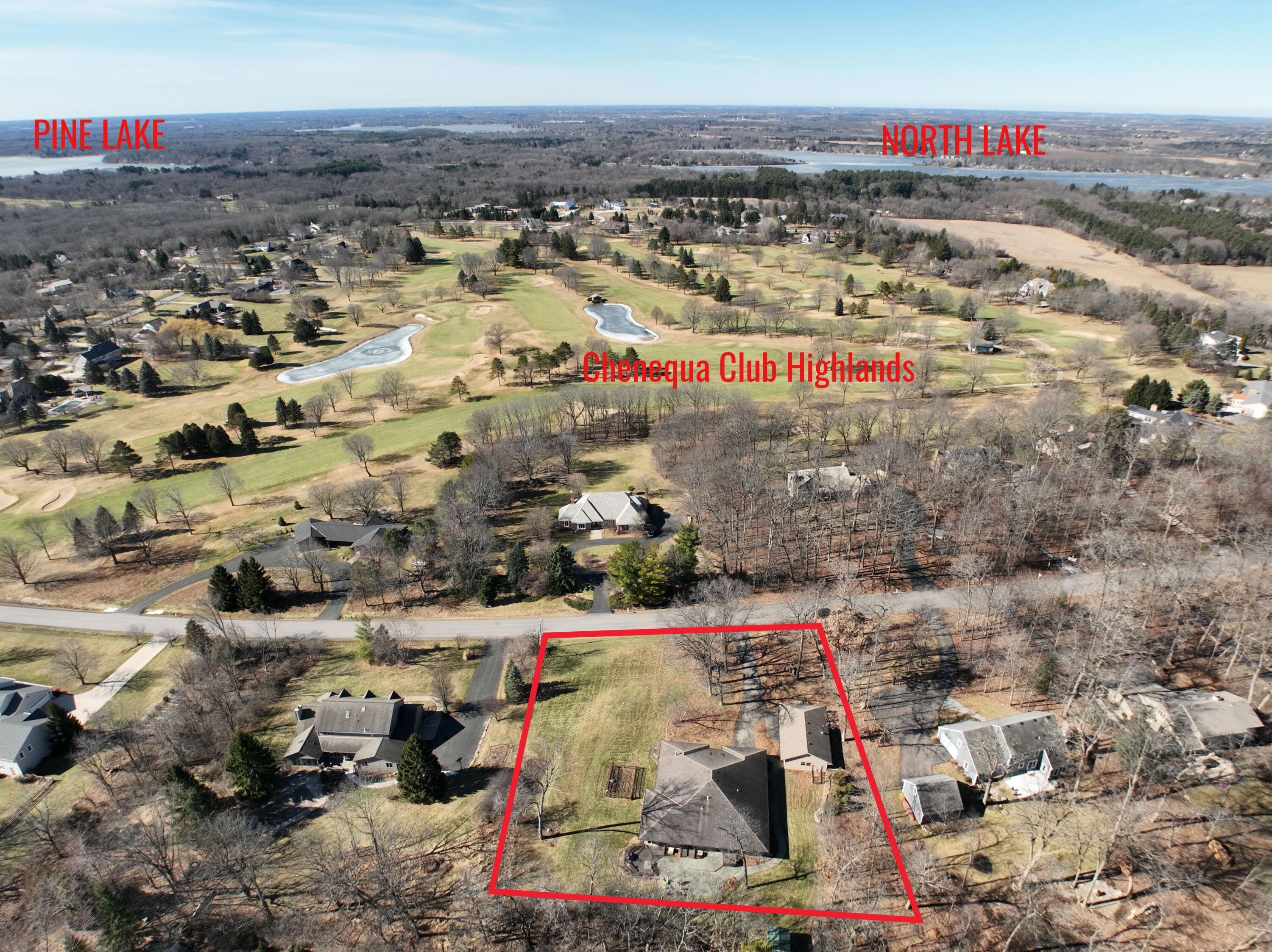 W307N6992 Club Circle East Merton, WI 53029 - Photo 2 of 44 Private yard!