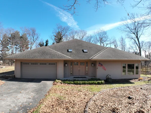$880,000 | W307N6992 Club Circle East, Merton, WI 53029