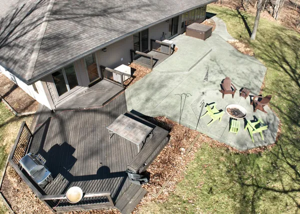 $880,000 | W307N6992 Club Circle East, Merton, WI 53029