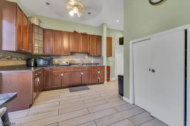 $2,800 | 361 15th Avenue, Unit 3, Paterson, NJ 07504