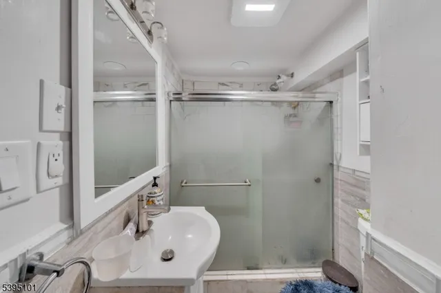 $2,800 | 361 15th Avenue, Unit 3, Paterson, NJ 07504