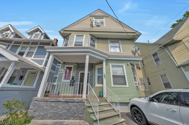 $2,800 | 361 15th Avenue, Unit 3, Paterson, NJ 07504