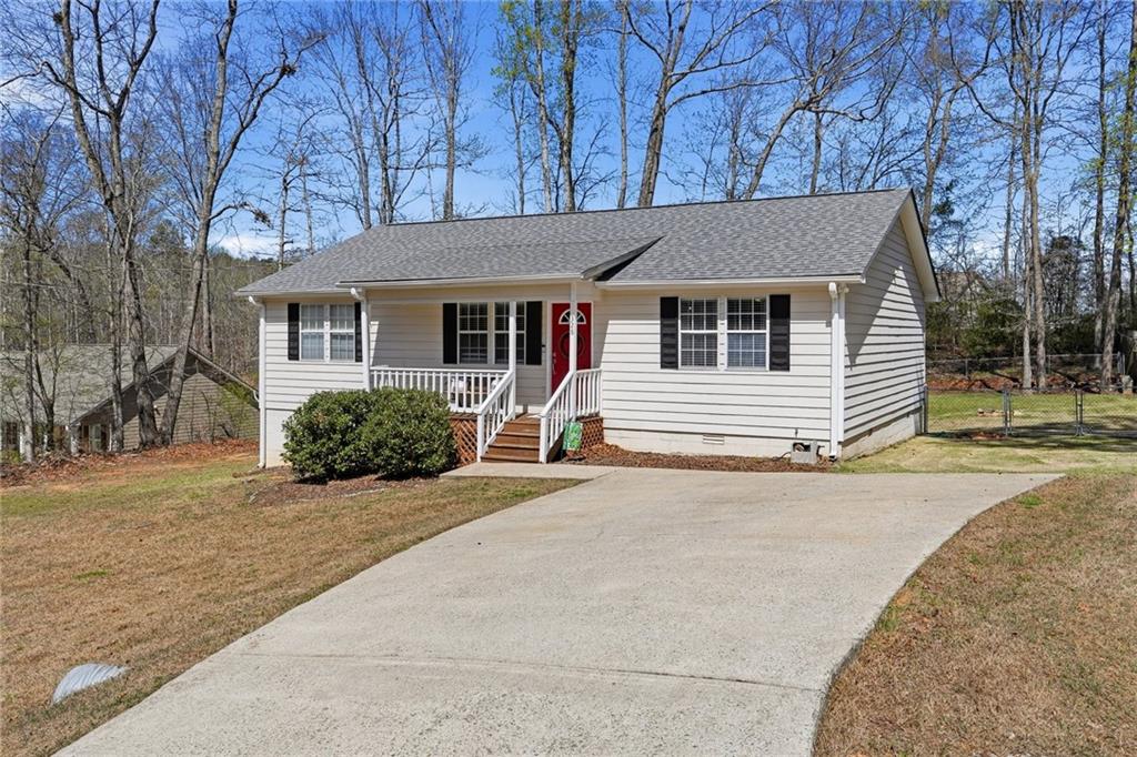 328 Highland Estates Commerce, GA 30529 - Photo 2 of 23