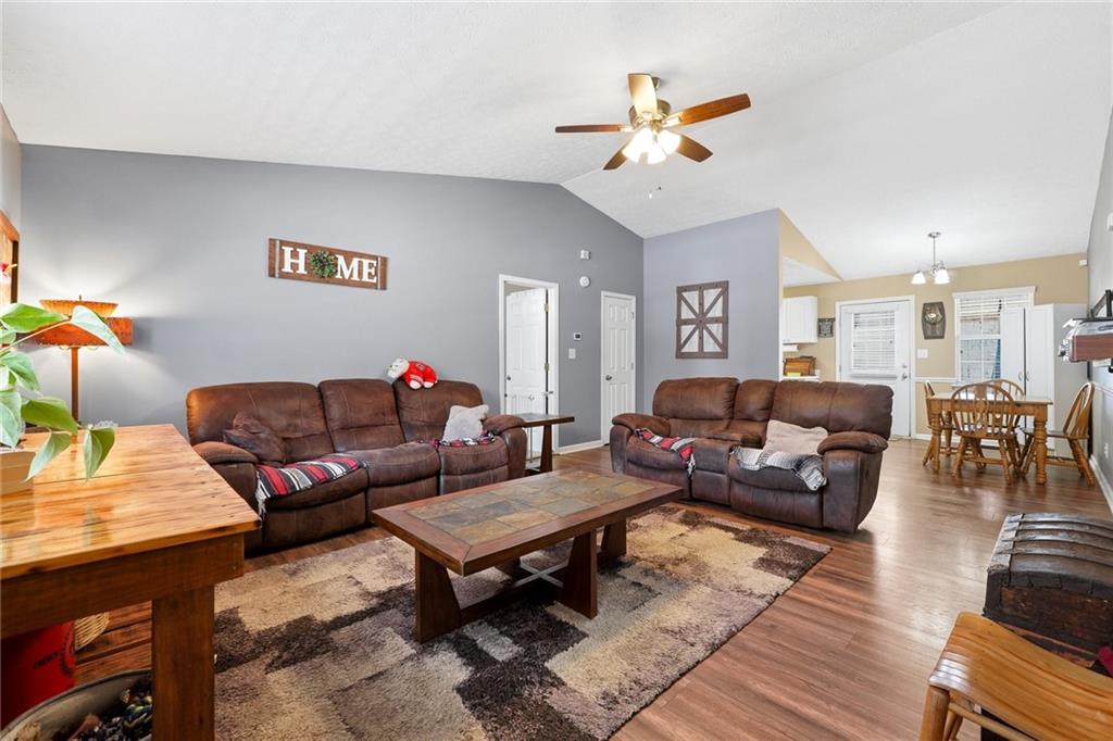 328 Highland Estates Commerce, GA 30529 - Photo 3 of 23