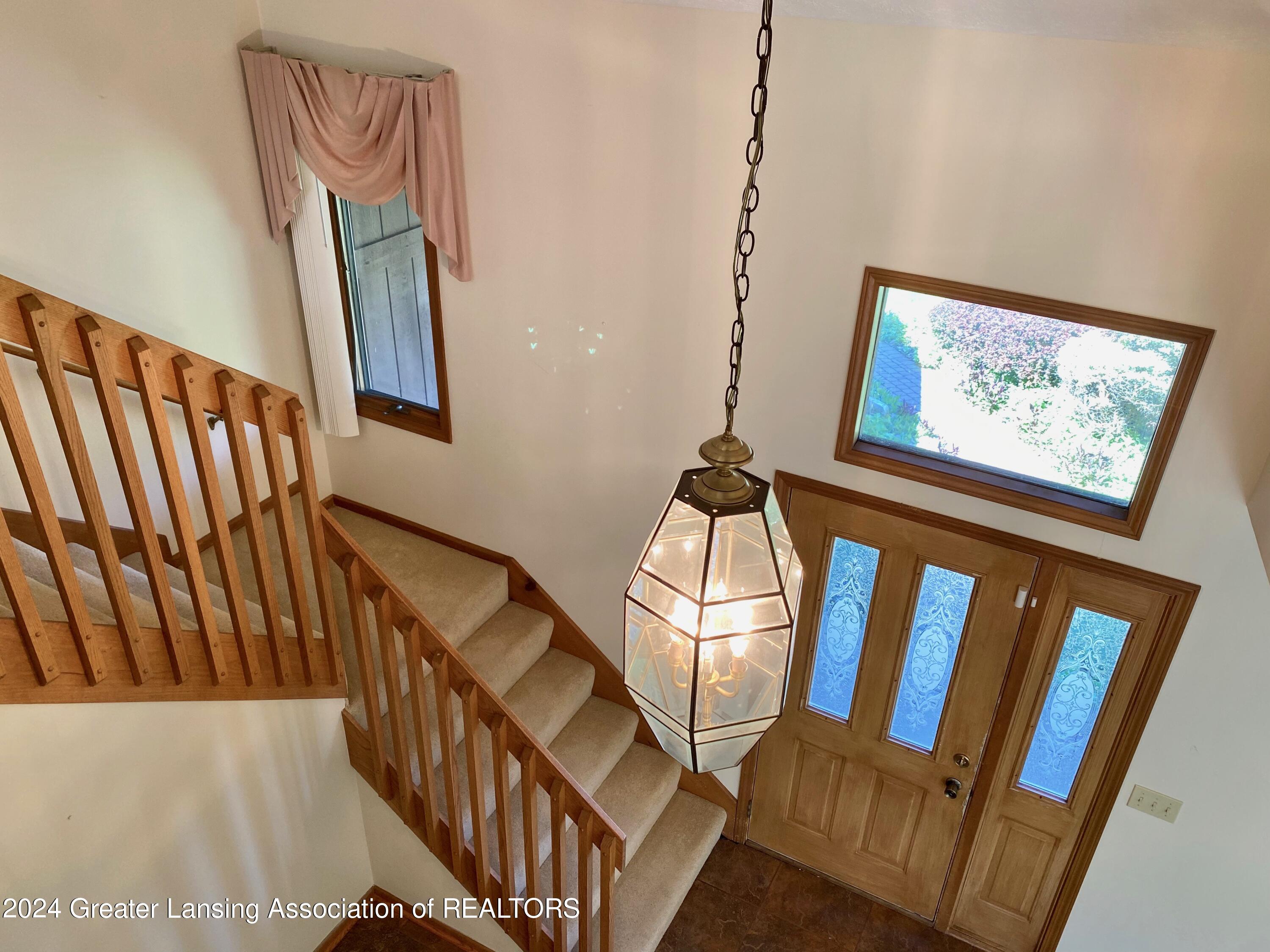 1526 Riley Ridge Drive Lansing, MI 48917 - Photo 24 of 52 foyer view