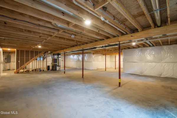 $599,900 | 6 Stillwood Lane, South Glens Falls, NY 12803