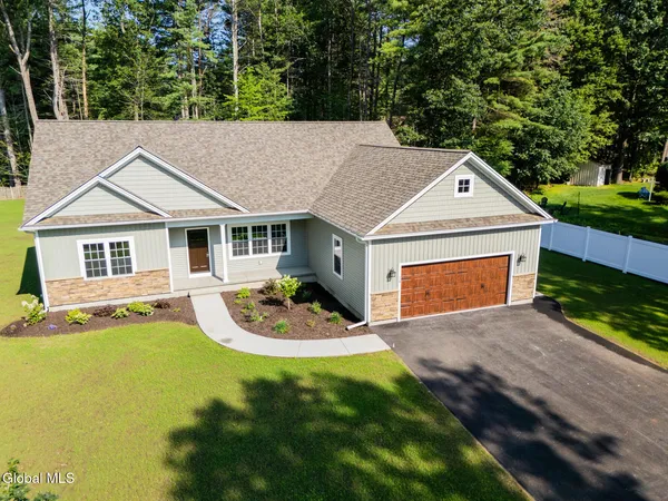 $599,900 | 6 Stillwood Lane, South Glens Falls, NY 12803