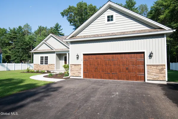 $599,900 | 6 Stillwood Lane, South Glens Falls, NY 12803