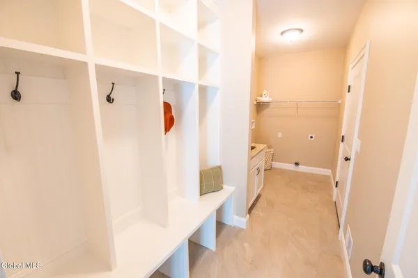 $599,900 | 6 Stillwood Lane, South Glens Falls, NY 12803