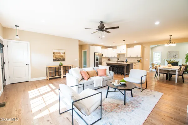 $599,900 | 6 Stillwood Lane, South Glens Falls, NY 12803