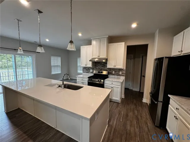 a view of deck and patio