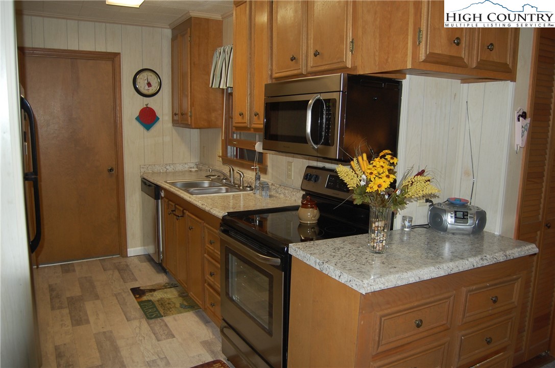 675 Windridge Road Newland, NC 28657 - Photo 9 of 22 Gallery Image 9