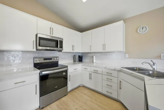 $520,000 | 42402 Sand Dune Drive, Palm Desert, CA 92211