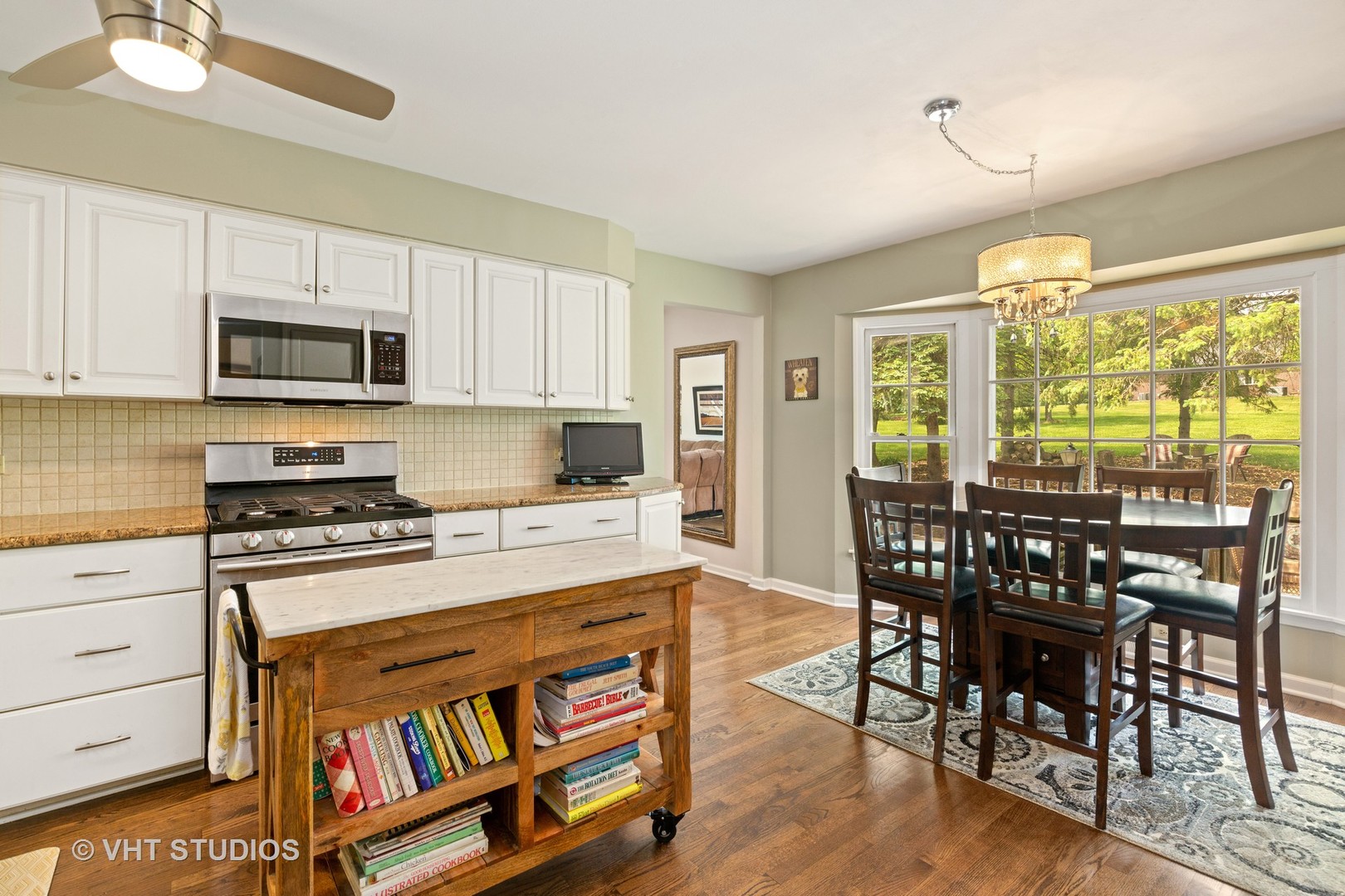 1330 Aberdeen Road Inverness, IL 60067 - Photo 9 of 39