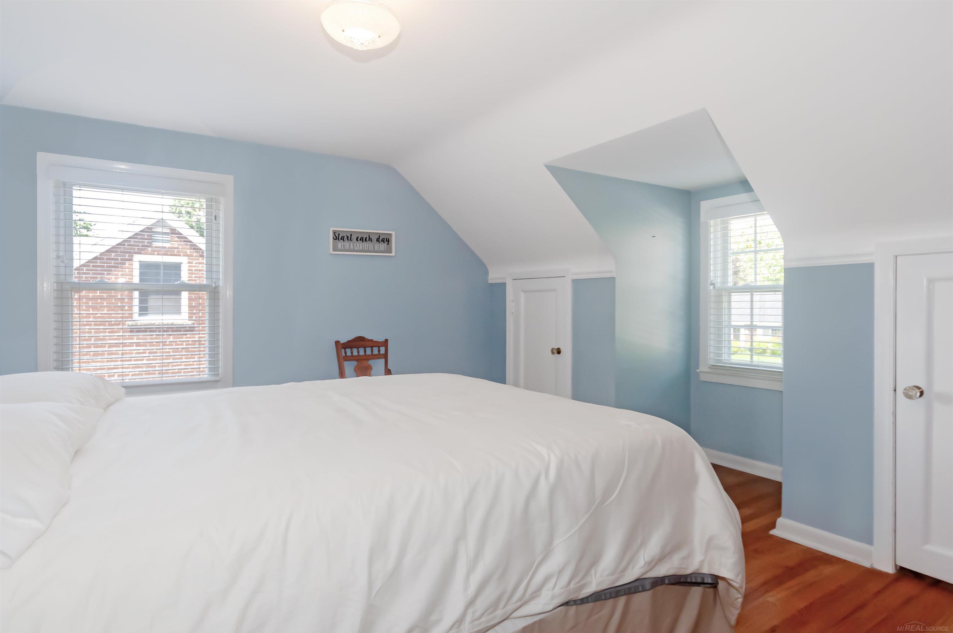 1723 Hawthorne Road Grosse Pointe, MI 48236 - Photo 34 of 47 50219839-878CD91A-DC1D-4CCB-A8C9-2C33584AABB4.JPG