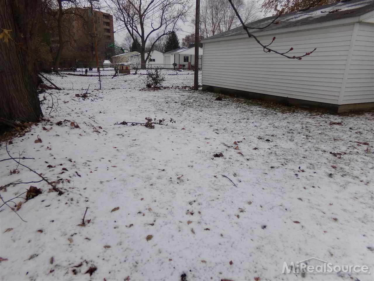 2237 Oxford Road Berkley, MI 48072 - Photo 34 of 35