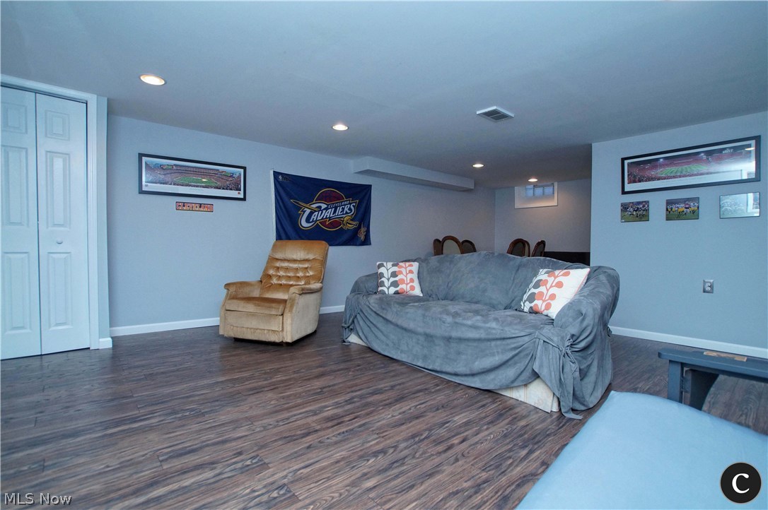 1332 Argonne Road Cleveland, OH 44121 - Photo 11 of 20