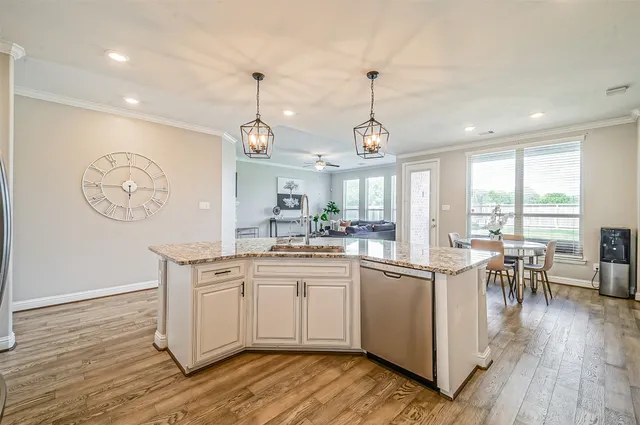 $3,450 | 9507 Carson Lane, Rosharon, TX 77583