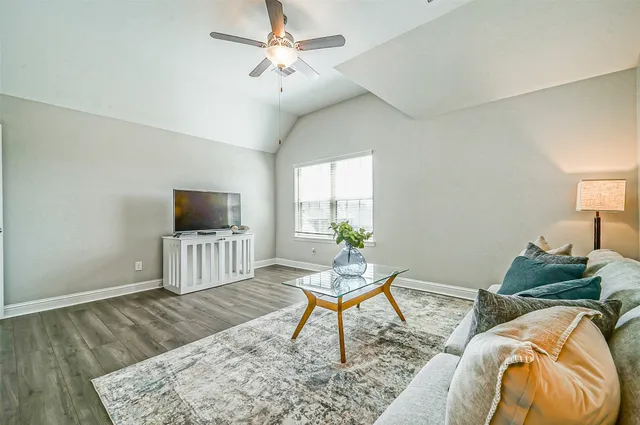 $3,450 | 9507 Carson Lane, Rosharon, TX 77583