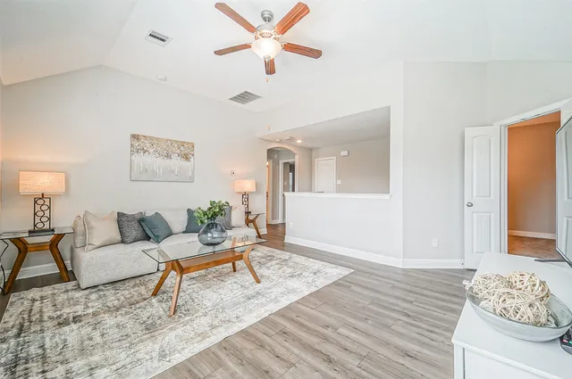 $3,450 | 9507 Carson Lane, Rosharon, TX 77583