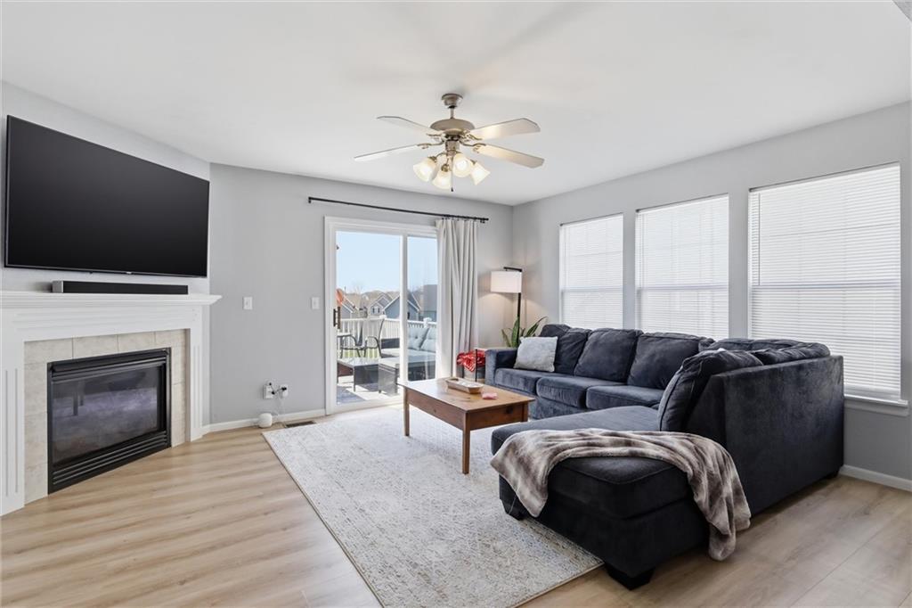 2140 Southwest Gooseberry Lane Lee's Summit, MO 64082 - Photo 4 of 32