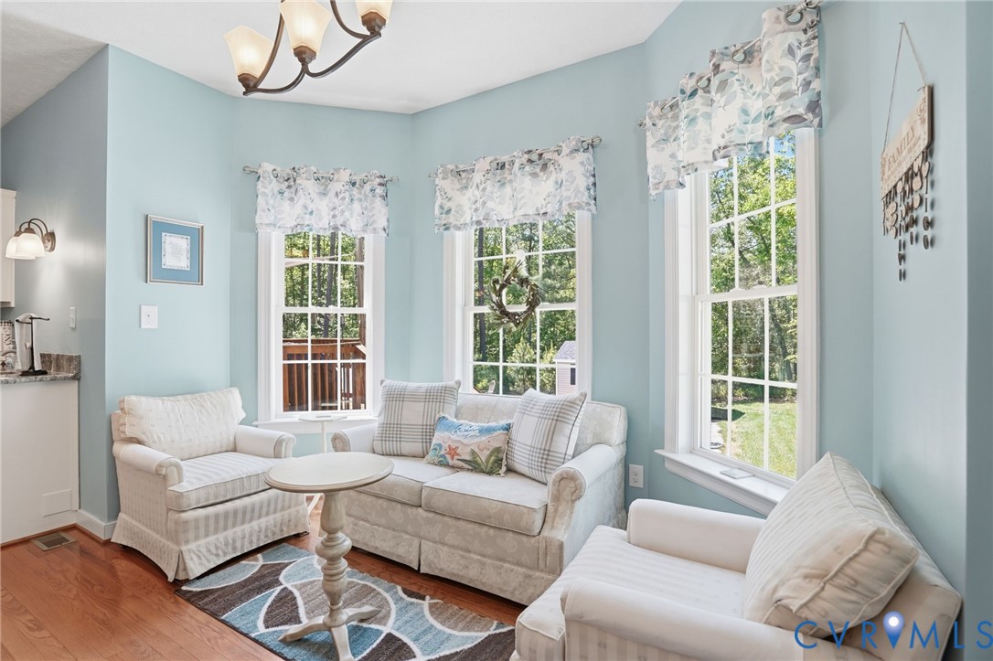 3600 Market Road Mechanicsville, VA 23111 - Photo 23 of 67 a living room with furniture and a large window