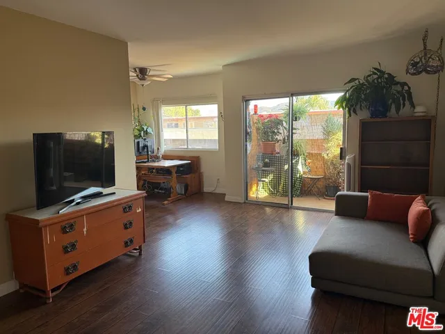 $324,999 | 5400 Newcastle Avenue, Unit 50, Encino, CA 91316