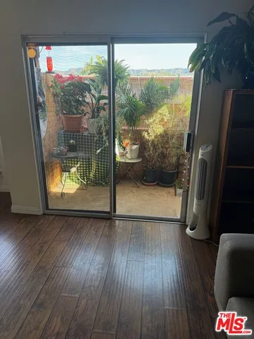 $324,999 | 5400 Newcastle Avenue, Unit 50, Encino, CA 91316