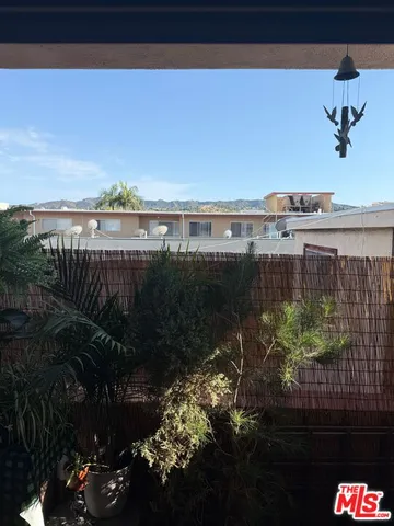 $324,999 | 5400 Newcastle Avenue, Unit 50, Encino, CA 91316