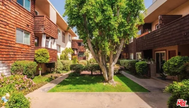 $324,999 | 5400 Newcastle Avenue, Unit 50, Encino, CA 91316