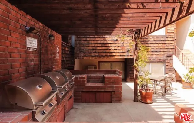 $324,999 | 5400 Newcastle Avenue, Unit 50, Encino, CA 91316