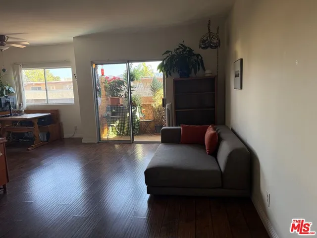 $324,999 | 5400 Newcastle Avenue, Unit 50, Encino, CA 91316