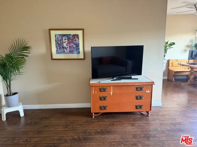 $324,999 | 5400 Newcastle Avenue, Unit 50, Encino, CA 91316