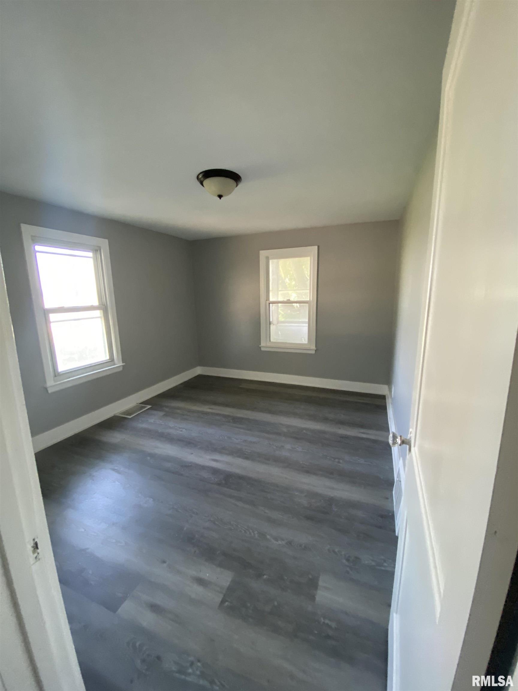 26334 Highway 9 Canton, IL 61520 - Photo 7 of 22