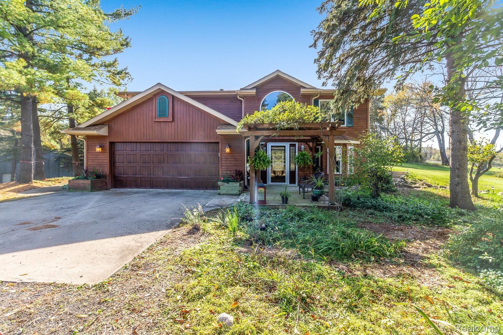 6069 West Britton Road Perry, MI 48872 - Photo 2 of 31 01 - Front 3.jpg