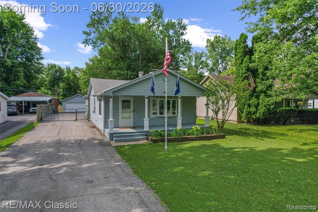 401 Center Street Carleton, MI 48117 - Photo 1 of 59
