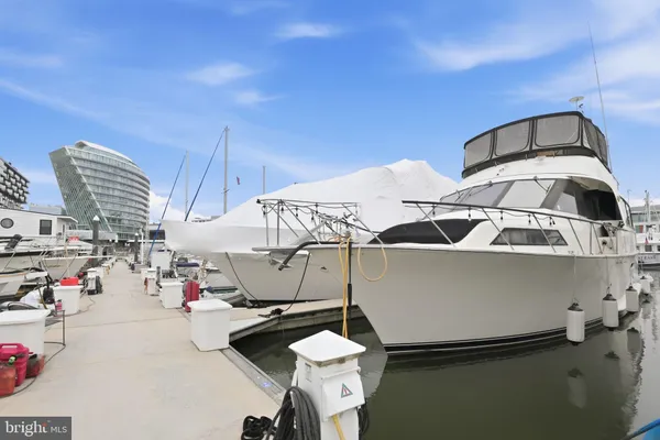 $365,000 | 650 Wharf Street Southwest, Unit X48, Washington, DC 20024