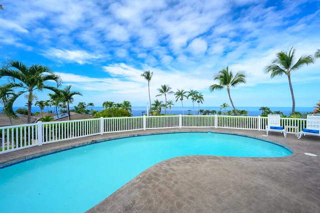 $2,500,000 | 78-6871 Kuhinanui Street, Kailua-Kona, HI 96740