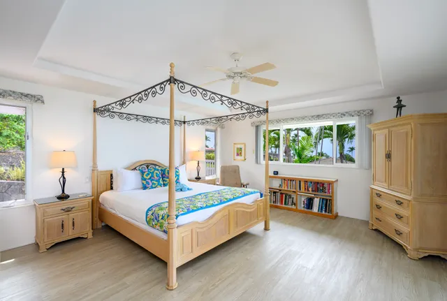 $2,500,000 | 78-6871 Kuhinanui Street, Kailua-Kona, HI 96740