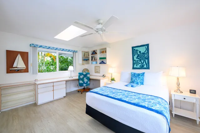 $2,500,000 | 78-6871 Kuhinanui Street, Kailua-Kona, HI 96740