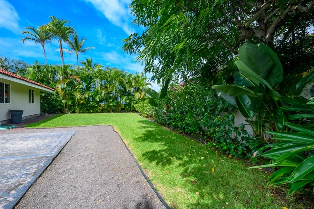 $2,500,000 | 78-6871 Kuhinanui Street, Kailua-Kona, HI 96740