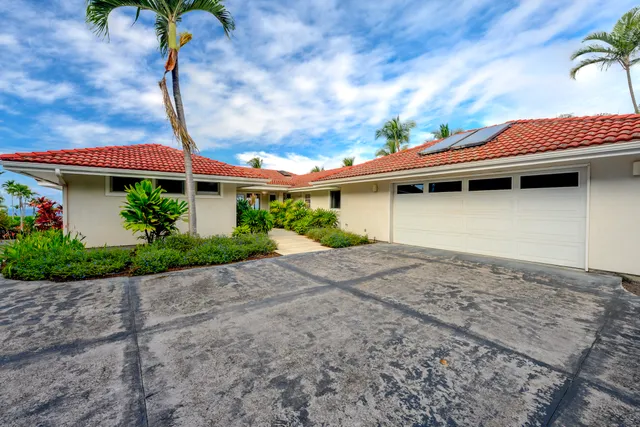 $2,500,000 | 78-6871 Kuhinanui Street, Kailua-Kona, HI 96740