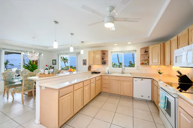 $2,500,000 | 78-6871 Kuhinanui Street, Kailua-Kona, HI 96740